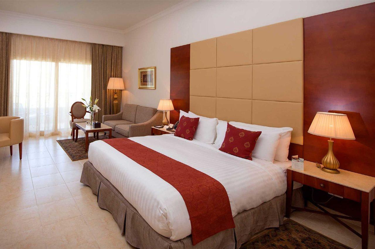 Baron Palace Sahl Hasheesh Hurghada Esterno foto A room at the Hilton Sharm El Sheikh