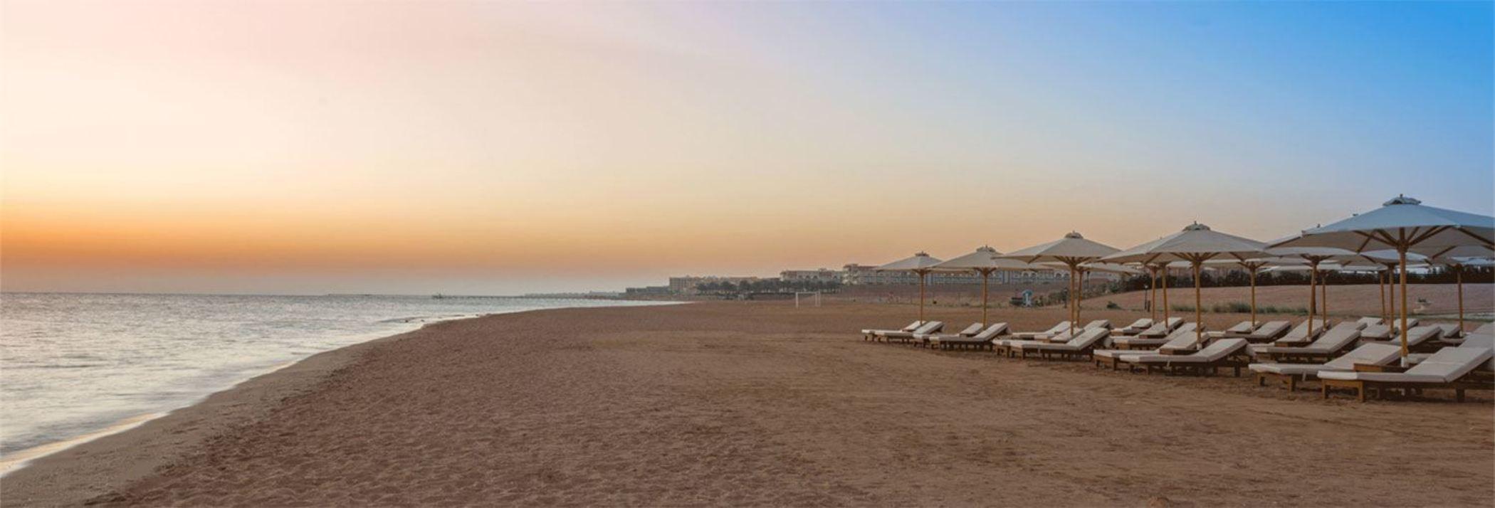 Baron Palace Sahl Hasheesh Hurghada Esterno foto Sunset at the beach