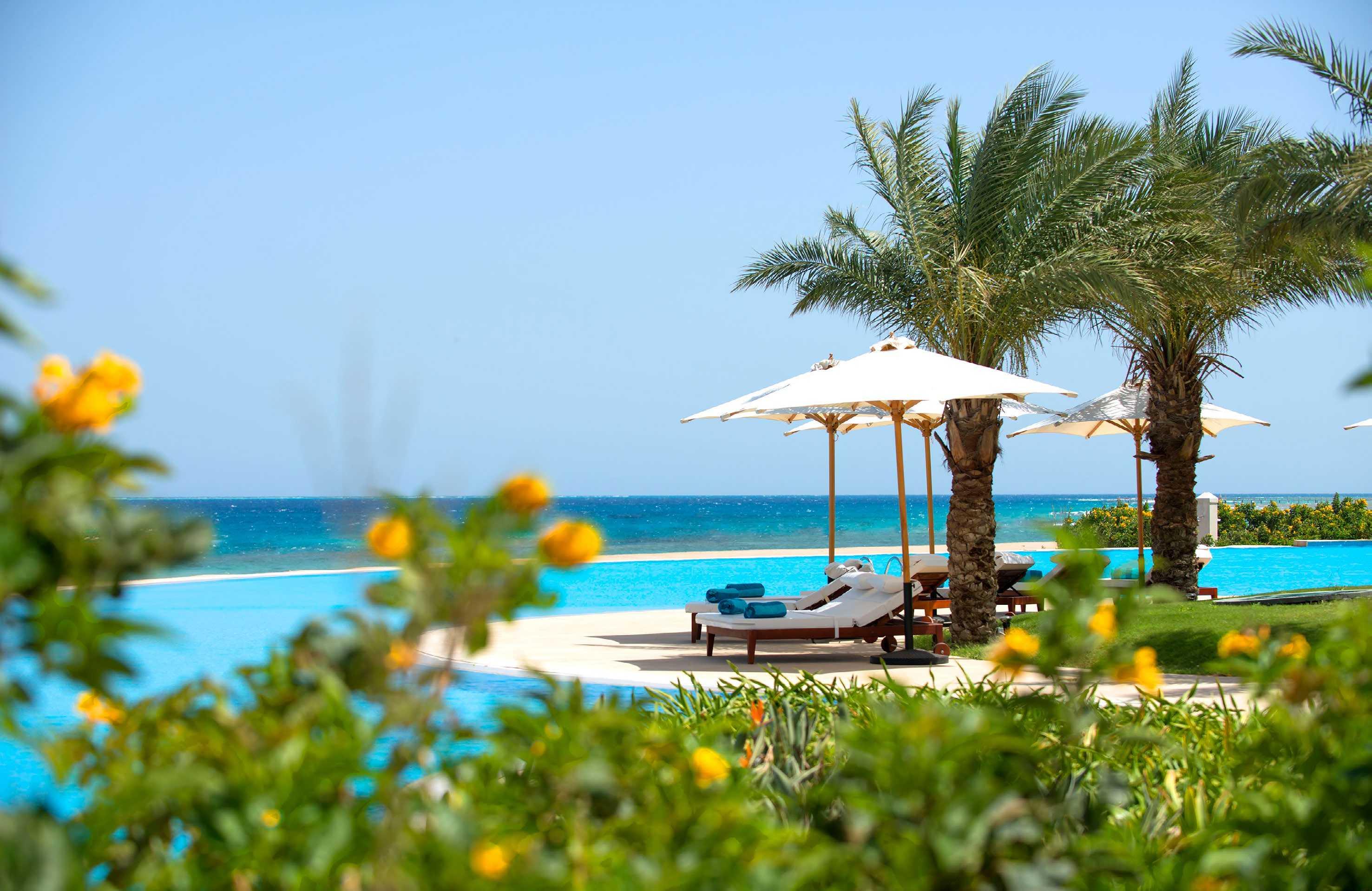 Baron Palace Sahl Hasheesh Hurghada Esterno foto The pool at the resort