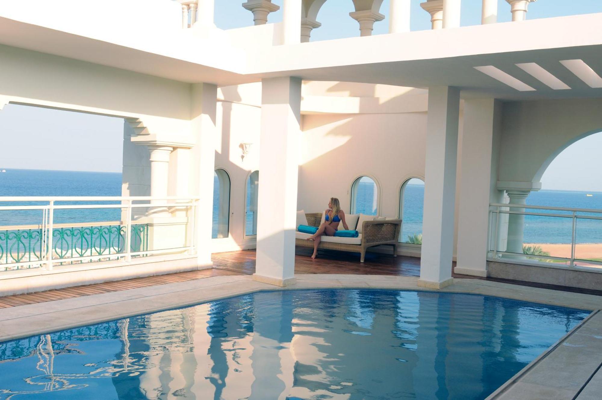 Baron Palace Sahl Hasheesh Hurghada Esterno foto The pool at the hotel