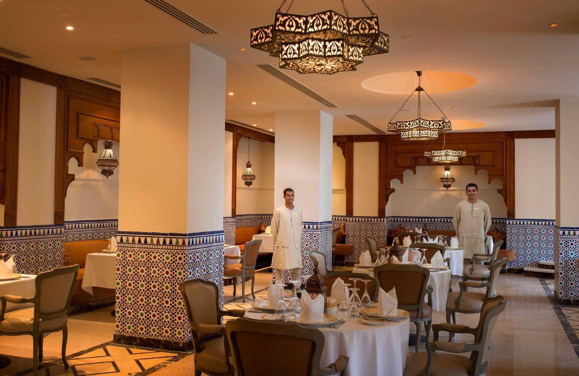 Baron Palace Sahl Hasheesh Hurghada Esterno foto The restaurant