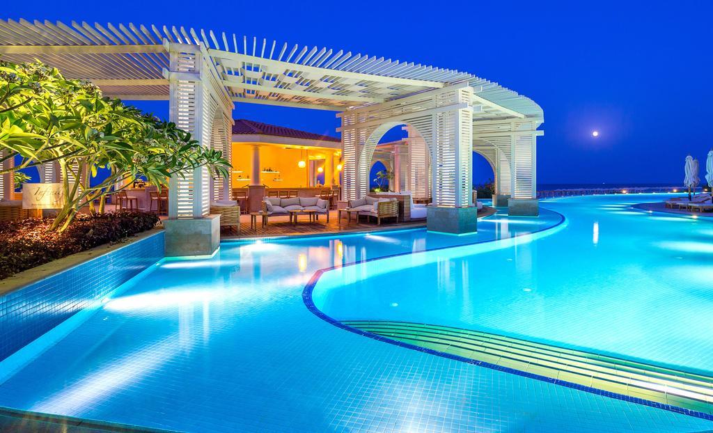 Baron Palace Sahl Hasheesh Hurghada Esterno foto The pool at the Sheraton Nha Trang Hotel & Spa Resort